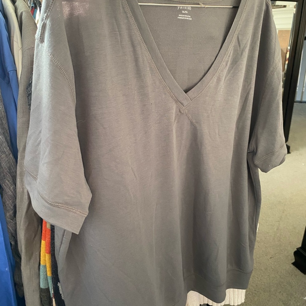 Yummie Gray V-Neck Tee